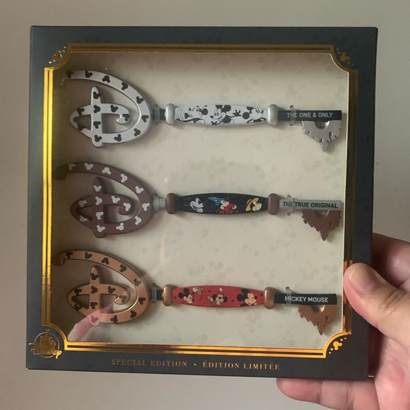 Disney set of 3 decorative limited edition classic Mickey Mouse keys